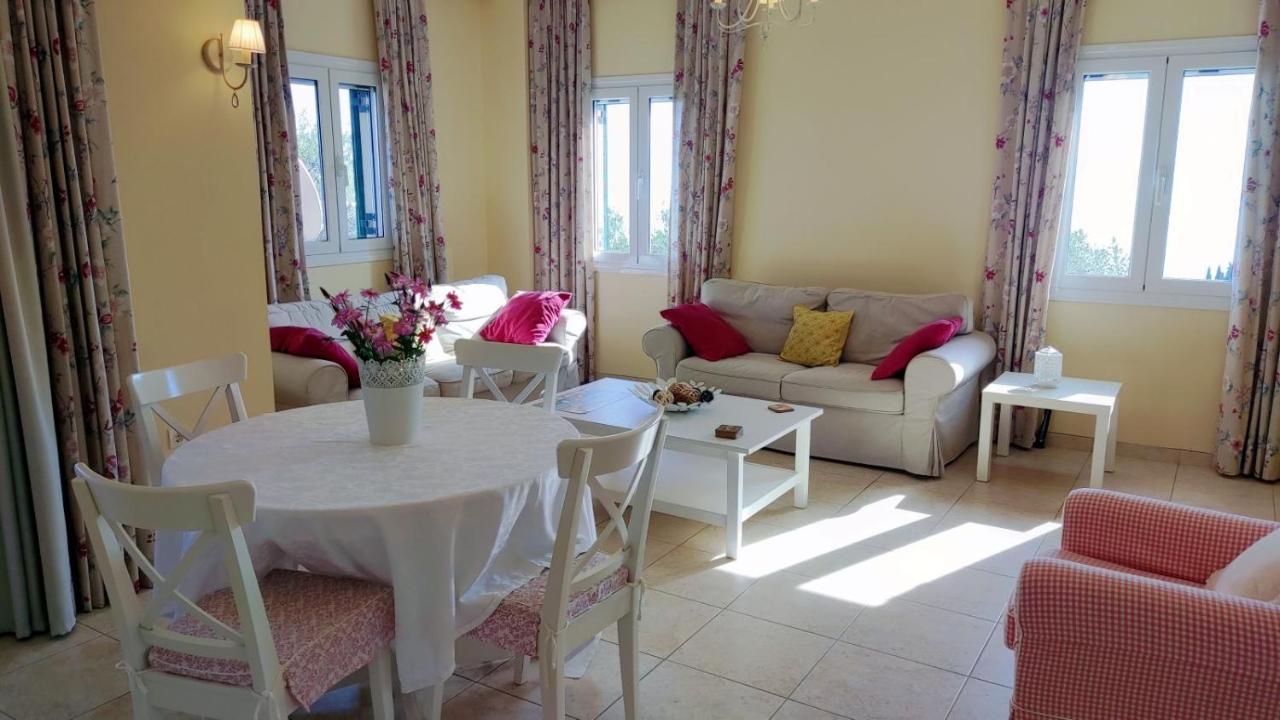 Nikolas House غماري المظهر الخارجي الصورة